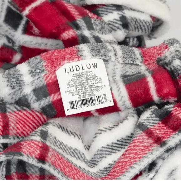 Ludlow 2 Piece Lightweight Velvet Throw Blanket Set Red and White Plaid NWT - Picture 3 of 7
